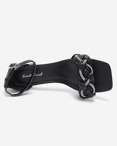 Melnas sieviešu sandales uz staba Marienka - Apavi