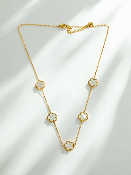 Persephone Aurea Necklace with White Flowers on a Gold-Plated Chain