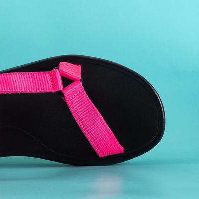 Женские спортивные босоножки цвета фуксия Tatag