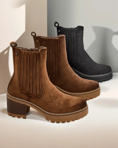 Royalfashion Eco-suede women's boots on a post by Segiag