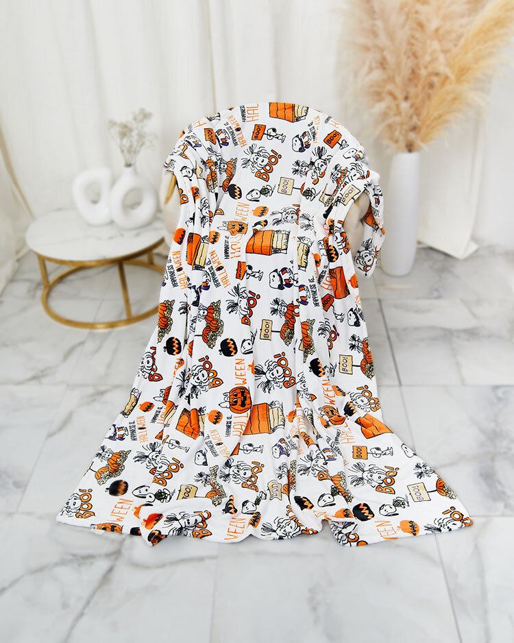 Royalfashion Halloween balta sega gultas pārklājs 160x200