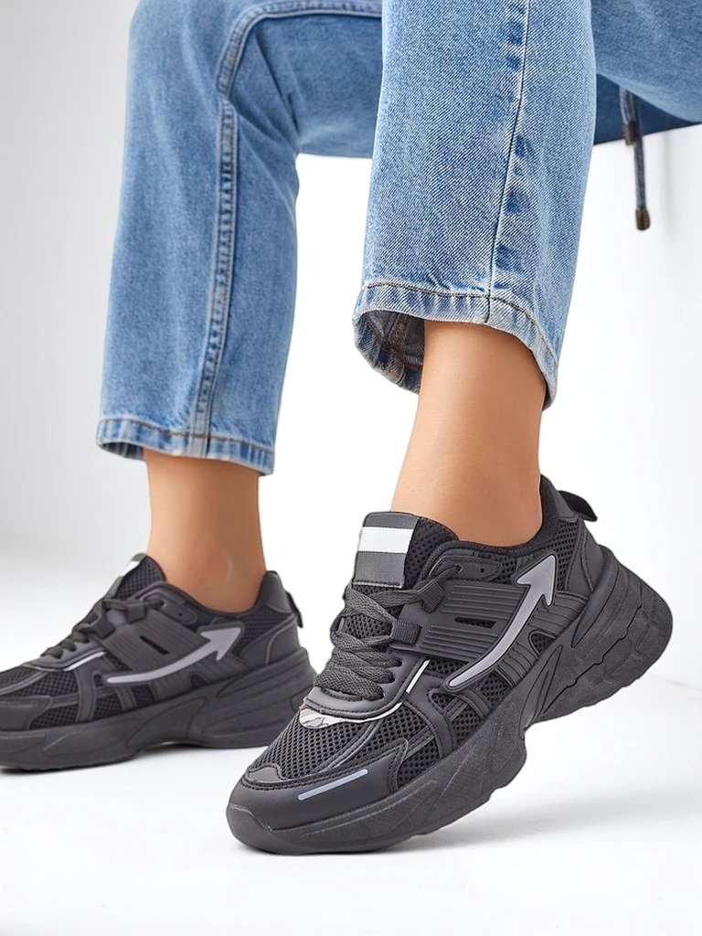 Royalfashion Women's sports sneakers on a thicker sole Beysa