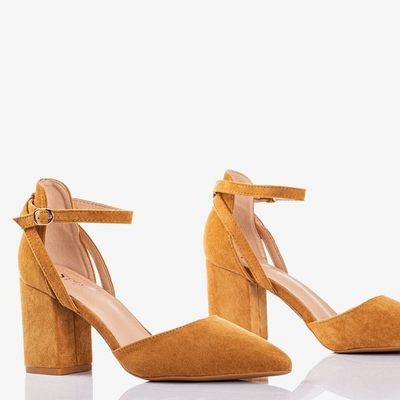 OUTLET Brown, cut-out pumps on a higher post. Party Time - Footwear