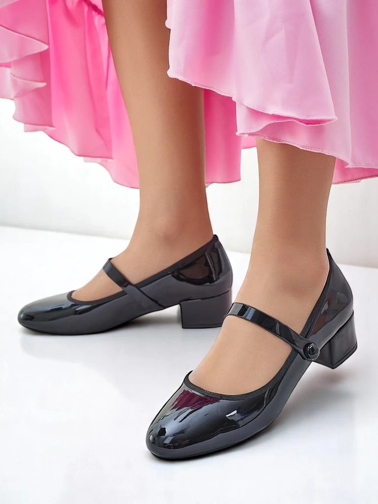 Royalfashion Lavish ladies' low-heeled court shoes Omagga