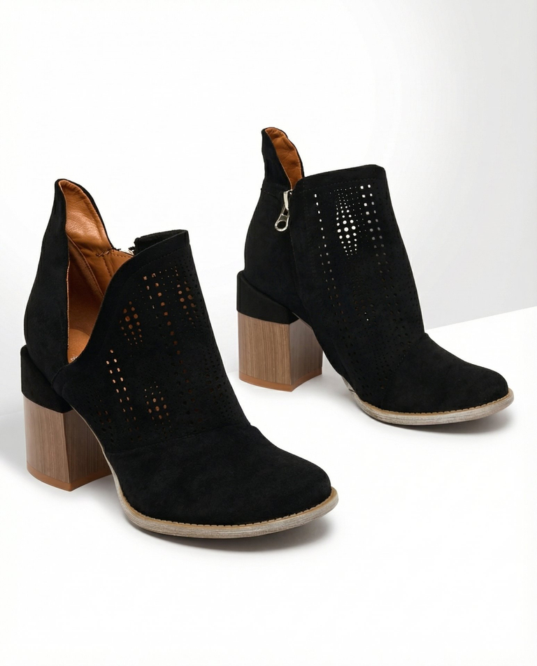 Royalfashion Melni ažūrveida pasta zābaki Revivela