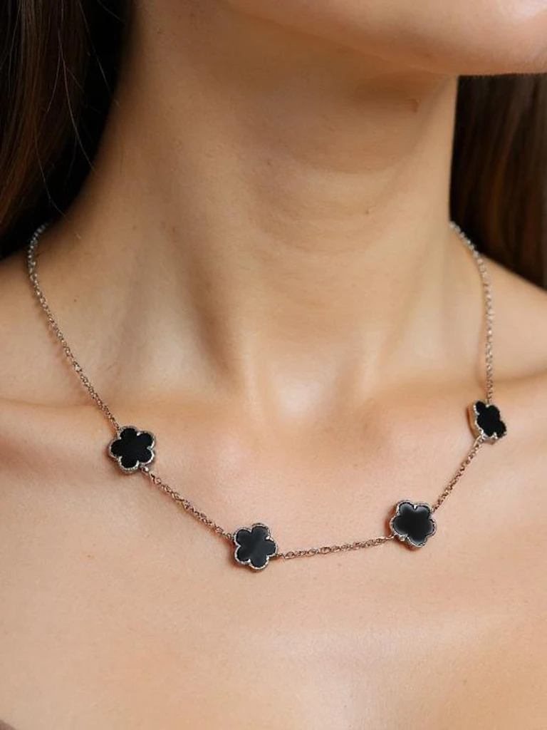 Aurelia Clavis perlamutrist kaelakee