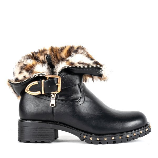 Rahel's black flat-heel boots - Footwear