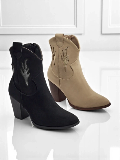 Женские ковбойские ботинки на каблуке с декоративными вставками Cendria