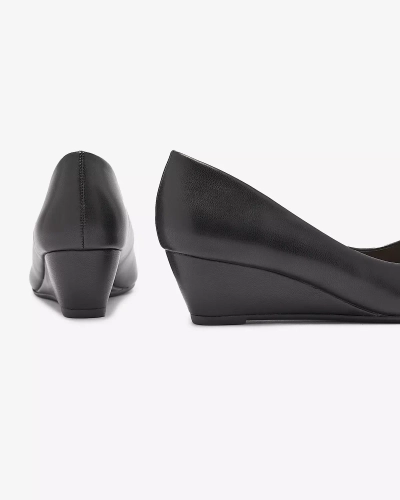 Classic women's eco-leather pumps in black color Jiwita - Footwear