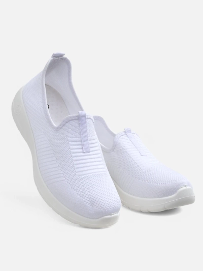 Slip-oni de damă albi Callista din țesătură respirabilă cu toc plat