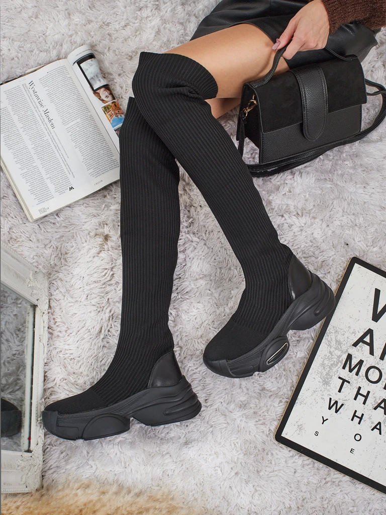 Long lavli slip-on kozaki an a thika sole Ravmora