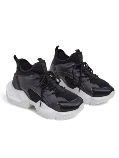 Royalfashion Women's sporty sneakers on a thicker sole Vivers