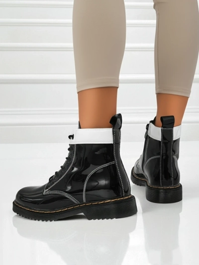 Perseida Nero women's ankle boots made of ecological patent leather, laced