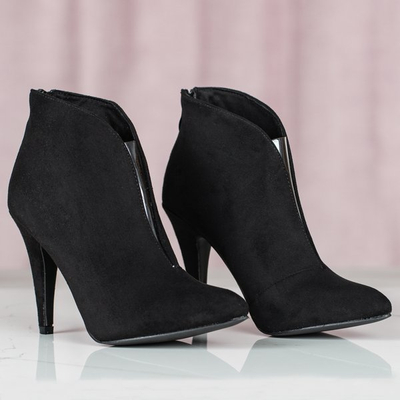 Black boots with a cut-out at the front on a higher Musa Blush heel - Shoes 1