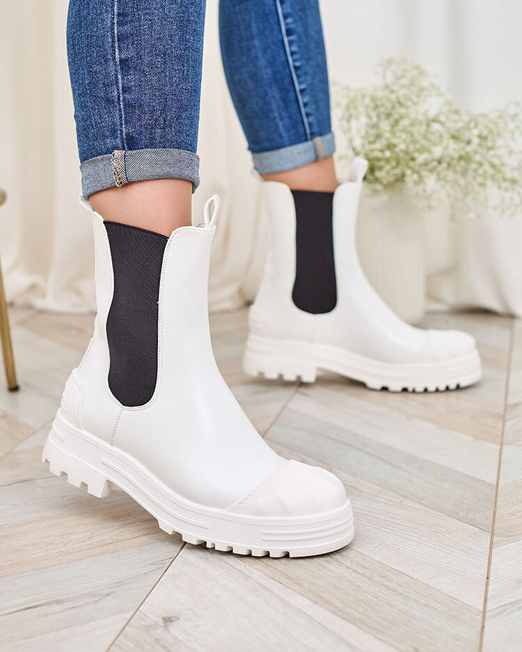Royalfashion Women's flat heeled boots in white Yennas