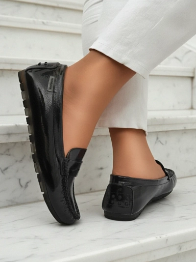 Women's Cyra Nero Moccasins made of patent eco-leather, classic Italian style