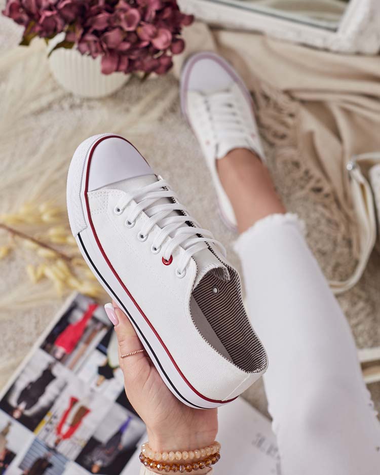 Aurelia Bianca - Klasic white dem trampa for woman wey get flat podeshon