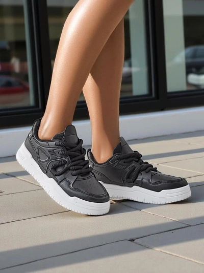 Royalfashion Women's sporty sneakers on a thicker sole Uanes
