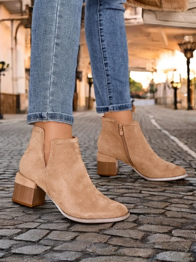 Light brown women's boots with cutouts Geransa - Footwear
