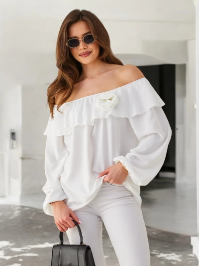 Блузка Royalfashion для женщин а-ля испанская с рюшами и цветком