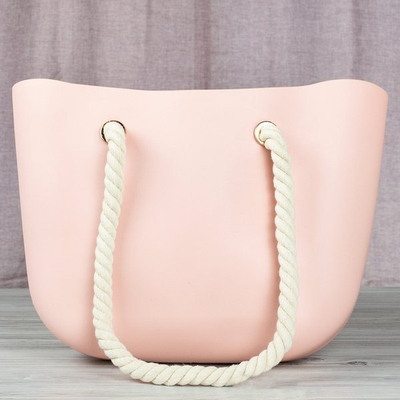 Różowo-beżowa torba typu shopper ze słomki - Torebki