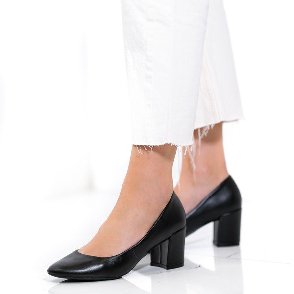 Pumps on the post with a matt finish in black Madisynn - Footwear 1