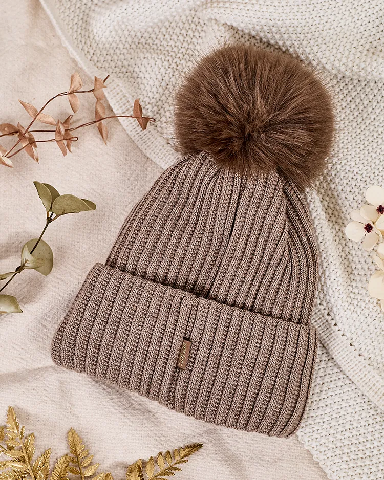 Royalfashion Women's padded hat with a pompom