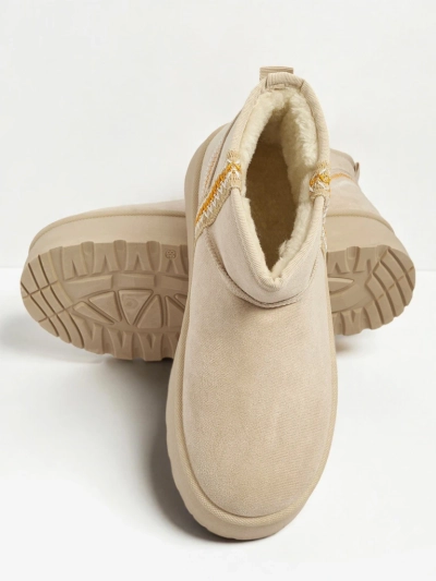 Short women's snow boots a'la Pravel