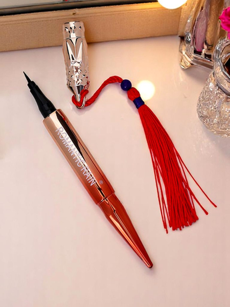 Romantiskais Lietus acu līniju zīmulis pildspalvas veidā