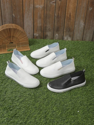 Royalfashion Sieviešu perforētās slīdošās kurpes Eppes