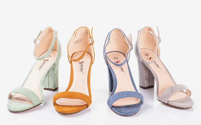 Women's green sandals on a Sweet Honey post - Footwear