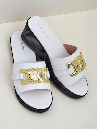 Royalfashion Женские босоножки на танкетке Nolia