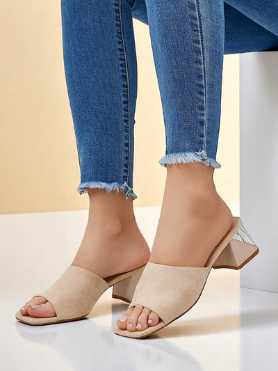 Женские шлепанцы Royalfashion с декоративным каблуком Vollatie