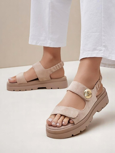 Женские бежевые сандалии Royalfashion Callista на платформе из замши