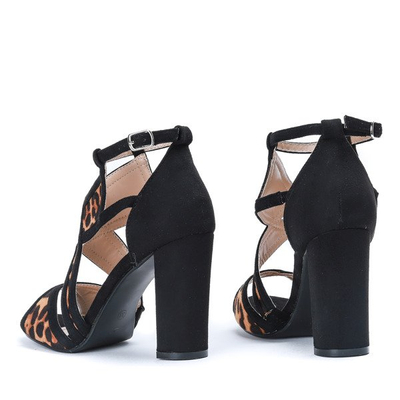 Czarne sandały na słupku w panterkę Raffaele - Obuwie