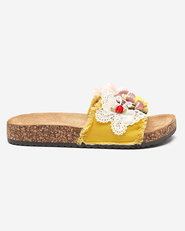 Желтые женские шлепанцы с украшением Ososi