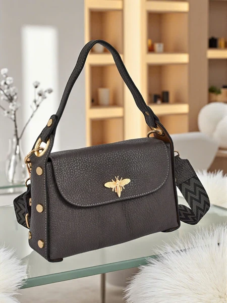 Torebka damska Hera Nero z eko-skóry z ozdobną pszczołą – szary