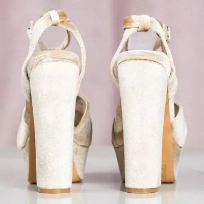 OUTLET Beige sandals on a post Scarrea - Footwear