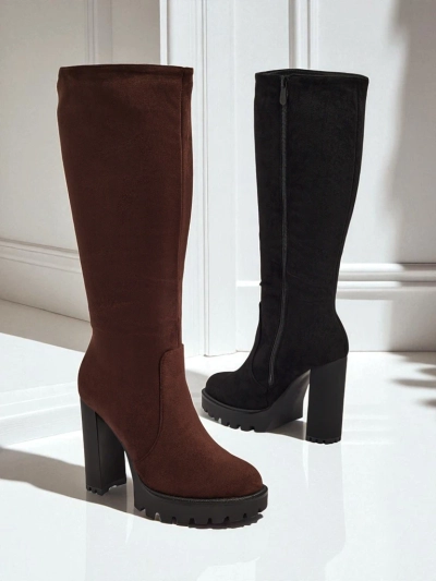 Džeimz bikses līdzi kneijem iz feika džamša līdzi blokam GaleNest