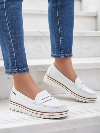 Białe Mokasyny Eleganza Z Wiosennej Kolekcji