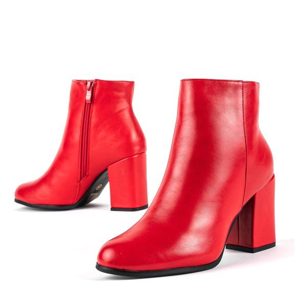 Red boots on a higher post Pekan - Footwear