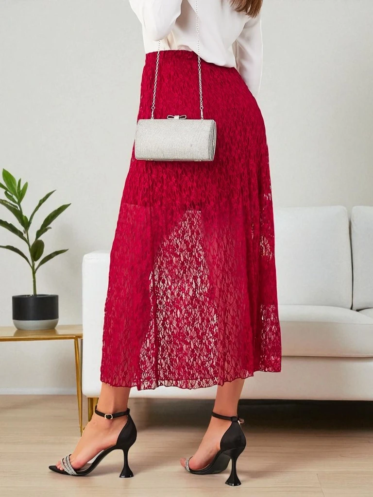 Royalfashion Sieviešu vidēja garuma svārki ar mežģi