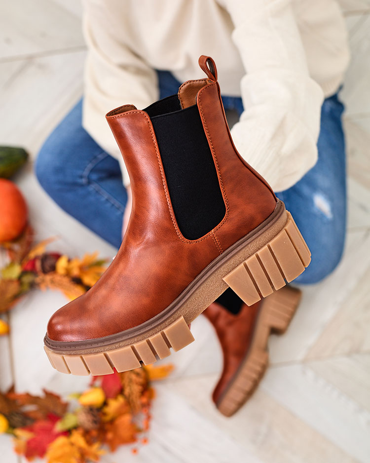 Royalfashion Brown women's boots on a solid sole Eferope