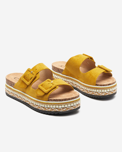 Women's mustard slippers on a thick Carisno sole - Footwear