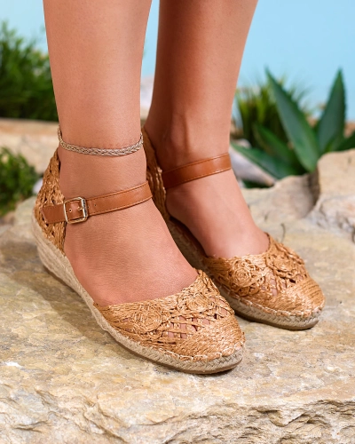 Royalfashion Braided women's sandals on heels in camel color Gluzja
