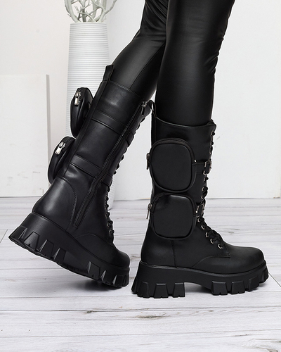 Melni darba zābaki ar dekoratīvām paciņām Reggo-Shoes virspusē