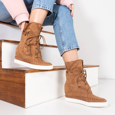 Brązowe sneakersy na krytym koturnie Cinta - Obuwie