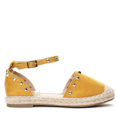 Żółte, odkryte espadryle z ćwiekami- Obuwie