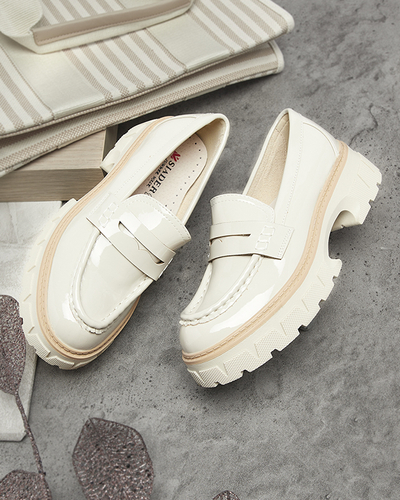 Beige lacquered moccasins for women Mewira - Footwear