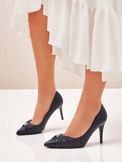 Royal Fashion Women's eco-leather Venetia Nera pumps